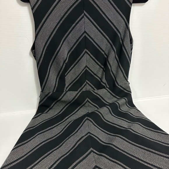 Le Chateau black and gray dress - Picture 7 of 11